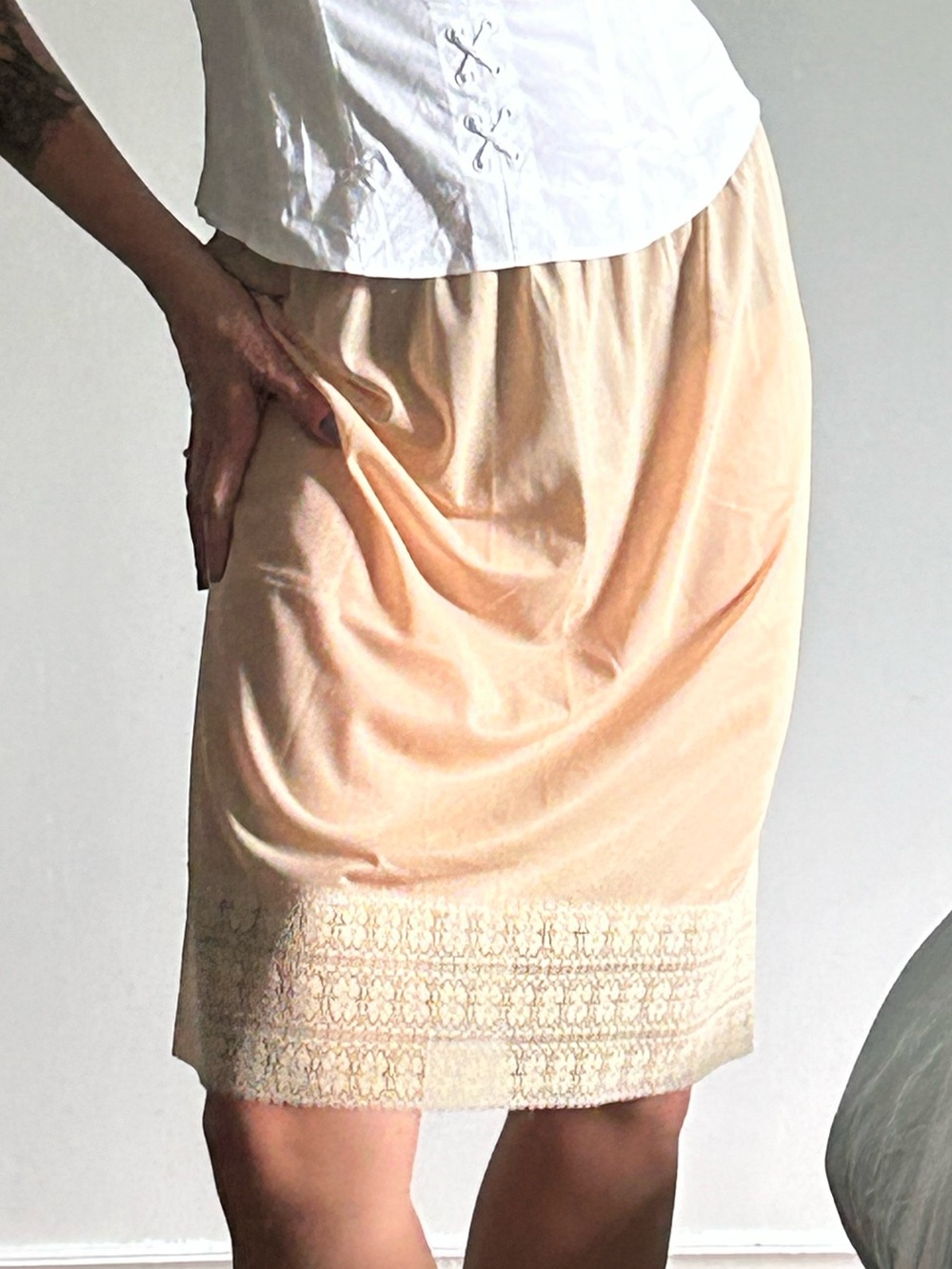VINTAGE Peach Lace-Hem Skirt
